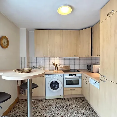 Apartment Aux Gets - Terrasse, Cheminee, Proche Centre, Classe 2 Etoiles, 4 Pers. - Fr-1-623-185 *